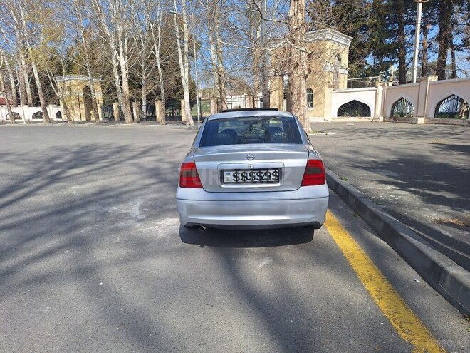 Opel Vectra 1999, 440,000 km - 2.0 l - Mingəçevir