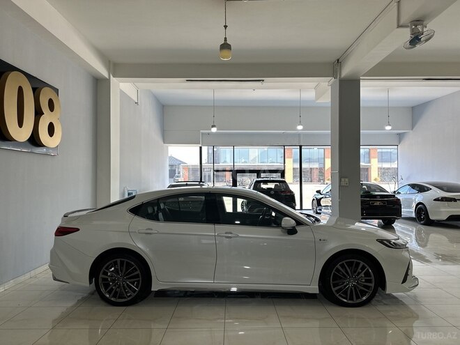 Toyota Camry-7