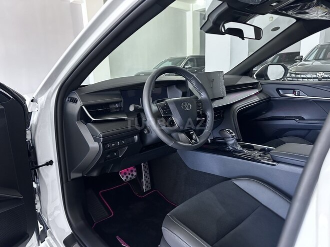 Toyota Camry-16