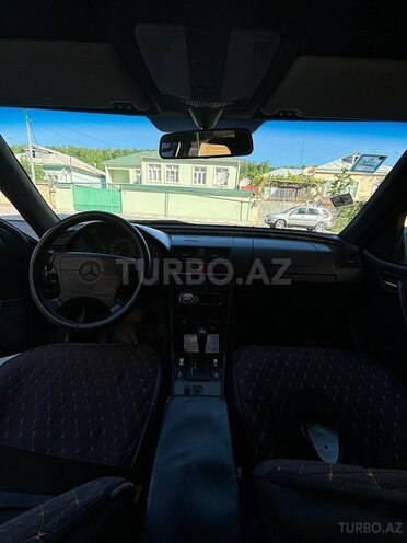 Mercedes C 180 1998, 330,000 km - 1.8 л - Qusar