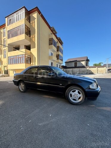 Mercedes C 180 1998, 330,000 km - 1.8 л - Qusar