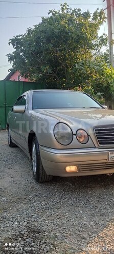 Mercedes E 230 1997, 457,000 km - 2.3 l - Füzuli