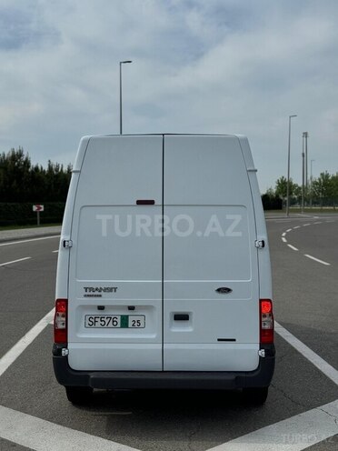 Ford Transit-6