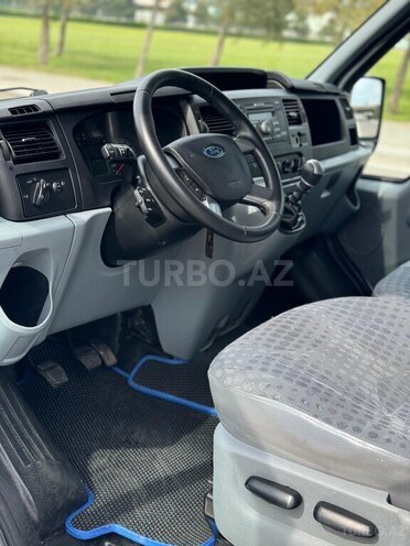 Ford Transit-11