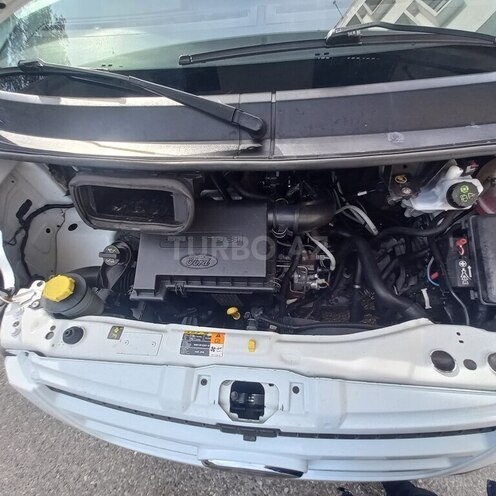 Ford Transit-15