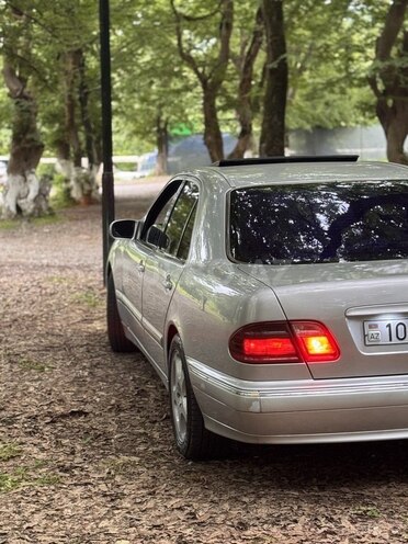 Mercedes E 270 2000, 333,000 km - 2.7 l - Bakı
