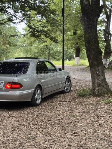 Mercedes E 270 2000, 333,000 km - 2.7 l - Bakı