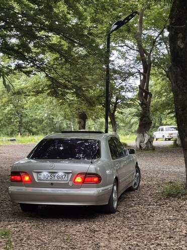 Mercedes E 270 2000, 333,000 km - 2.7 l - Bakı