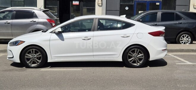 Hyundai Elantra 2018, 170,000 km - 2.0 l - Bakı