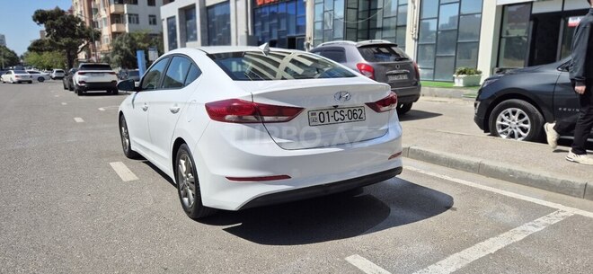 Hyundai Elantra 2018, 170,000 km - 2.0 l - Bakı