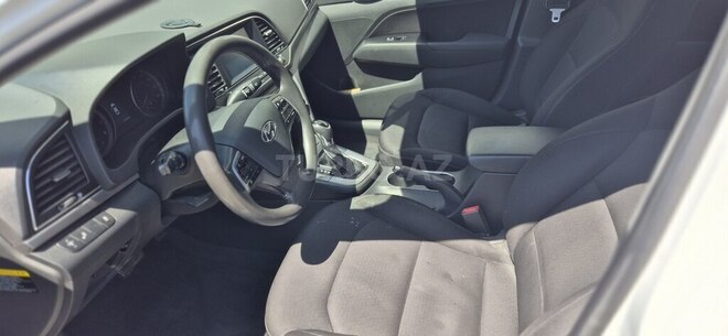 Hyundai Elantra 2018, 170,000 km - 2.0 l - Bakı