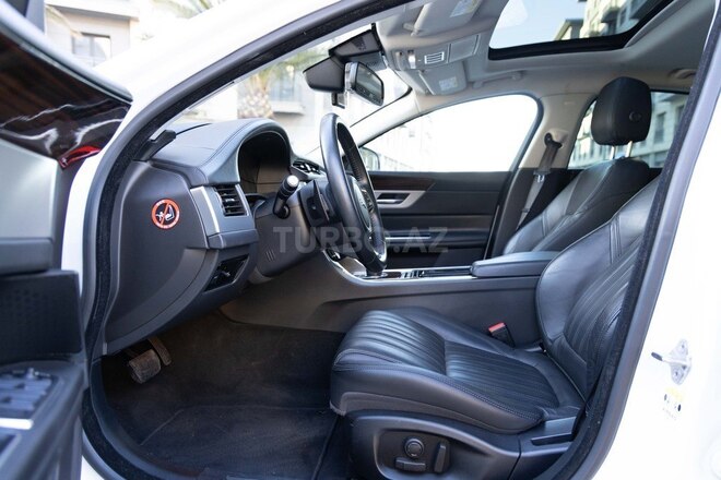 Jaguar XF 2016, 158,000 km - 2.0 l - Bakı