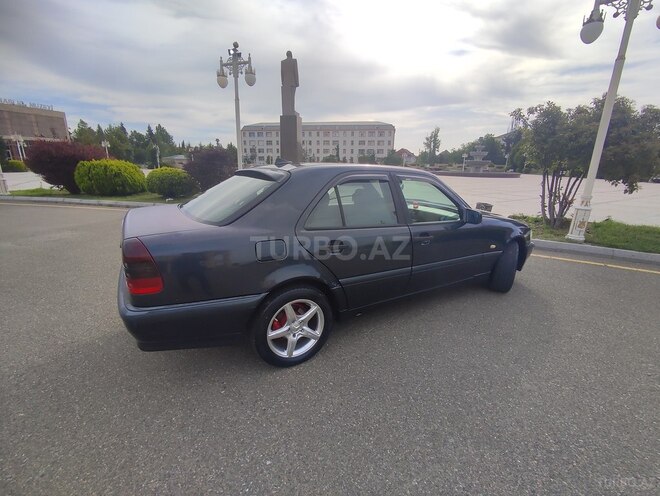 Mercedes C 220 d 1997, 381,000 km - 2.2 l - Ucar
