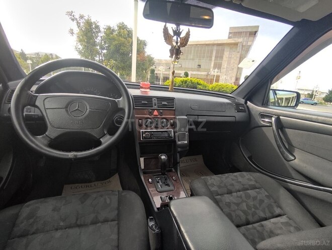 Mercedes C 220 d 1997, 381,000 km - 2.2 l - Ucar