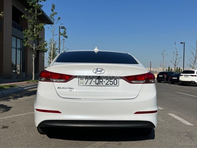 Hyundai Elantra 2016, 110,580 km - 2.0 л - Bakı