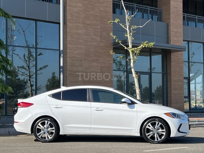 Hyundai Elantra 2016, 110,580 km - 2.0 л - Bakı
