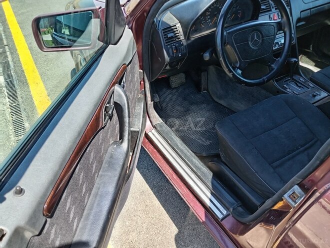 Mercedes C 200 1995, 127,756 km - 2.0 l - Bakı