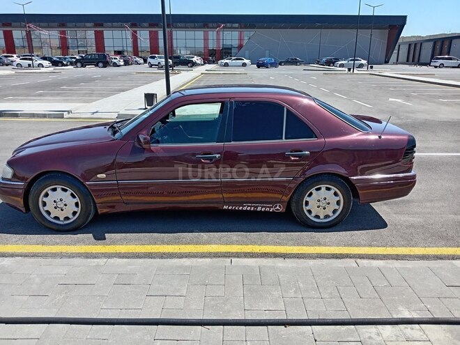 Mercedes C 200 1995, 127,756 km - 2.0 l - Bakı