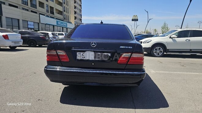 Mercedes E 270 1999, 240,000 km - 2.7 l - Sumqayıt