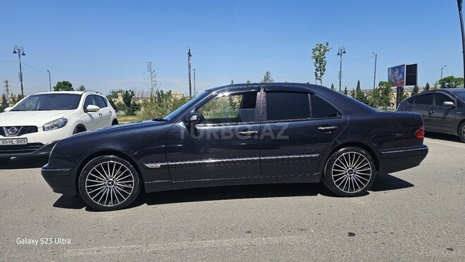 Mercedes E 270 1999, 240,000 km - 2.7 l - Sumqayıt
