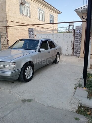 Mercedes E 200 d 1992, 555,550 km - 2.0 l - Salyan