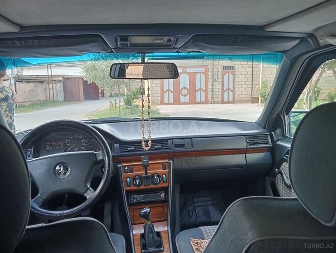 Mercedes E 200 d 1992, 555,550 km - 2.0 l - Salyan