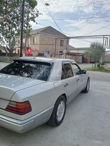 Mercedes E 200 d 1992, 555,550 km - 2.0 l - Salyan