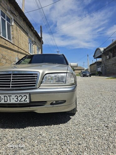 Mercedes C 240 1997, 410,000 km - 2.4 л - Yevlax