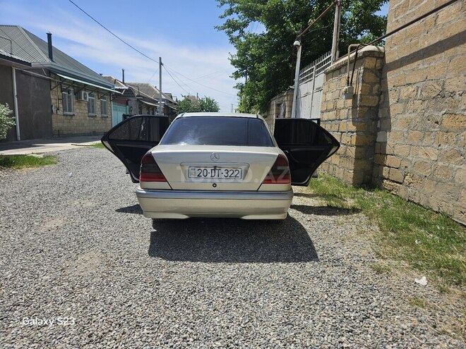 Mercedes C 240 1997, 410,000 km - 2.4 л - Yevlax