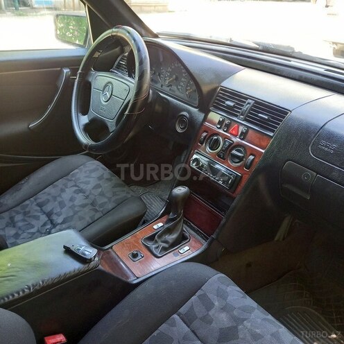 Mercedes C 180 1999, 368,000 km - 1.8 l - Qazax