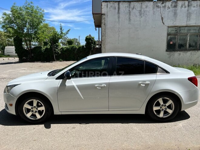Chevrolet Cruze 2012, 313,000 km - 1.4 l - Quba