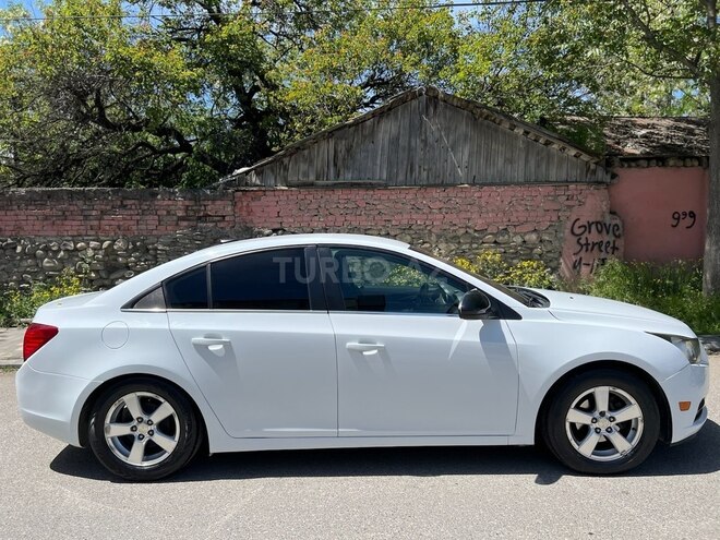 Chevrolet Cruze 2012, 313,000 km - 1.4 l - Quba