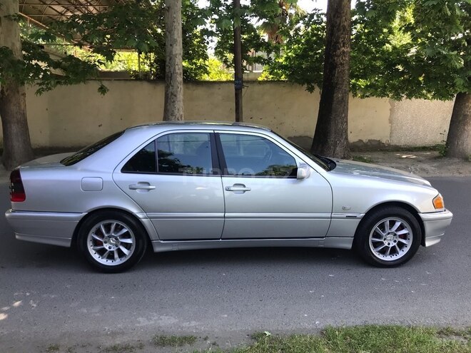 Mercedes C 240 1999, 390,000 km - 2.4 l - Mingəçevir