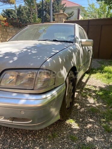 Mercedes C 200 d 1998, 635,900 km - 22.0 л - Bakı