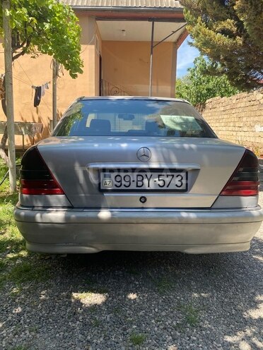 Mercedes C 200 d 1998, 635,900 km - 22.0 л - Bakı