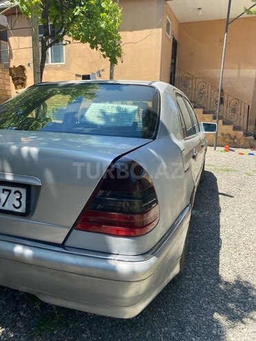 Mercedes C 200 d 1998, 635,900 km - 22.0 л - Bakı