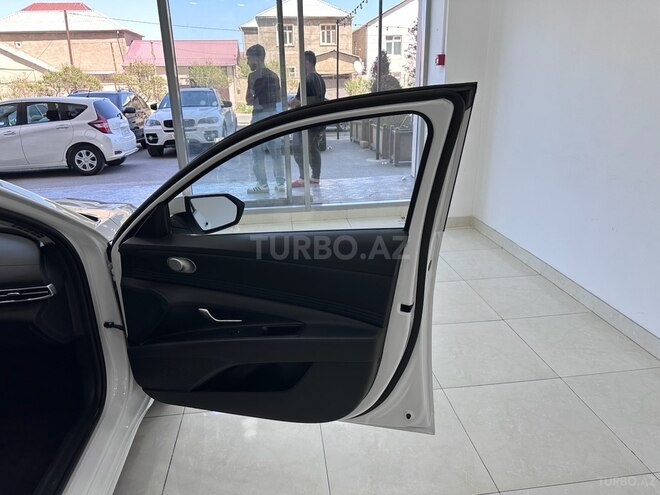 Hyundai Elantra 2024, 11,000 km - 1.5 l - Sumqayıt
