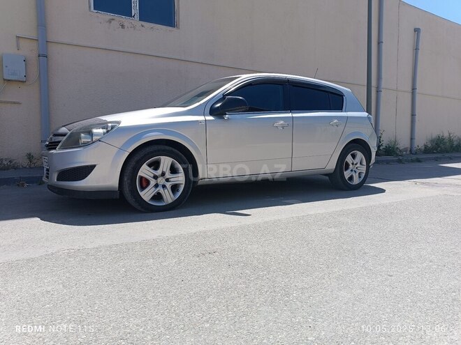 Opel Astra 2010, 290,000 km - 1.3 l - Bakı