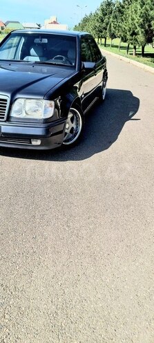 Mercedes E 220 1995, 245,678 km - 2.2 l - Gəncə