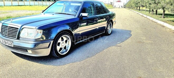 Mercedes E 220 1995, 245,678 km - 2.2 l - Gəncə