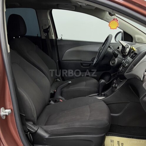 Chevrolet Aveo-11