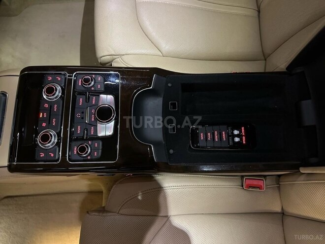 Audi A8 2014, 160,000 km - 4.0 l - Bakı