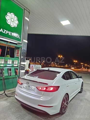 Hyundai Elantra 2018, 172,698 km - 2.0 л - Qəbələ