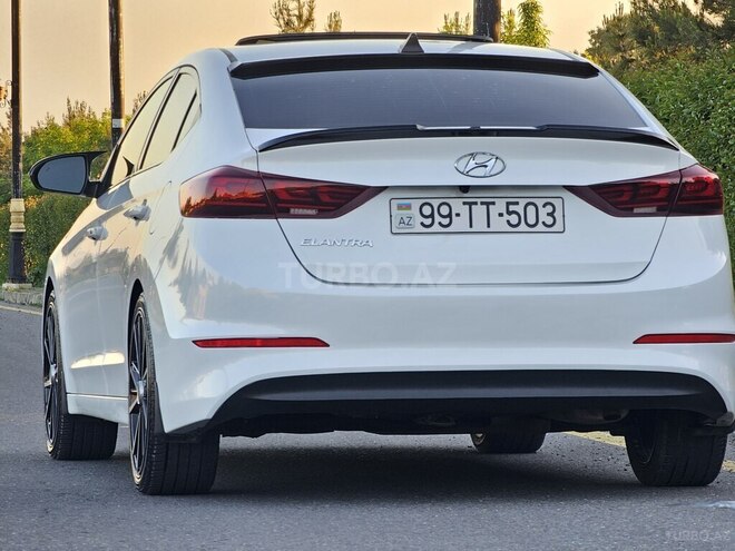Hyundai Elantra 2018, 172,698 km - 2.0 л - Qəbələ