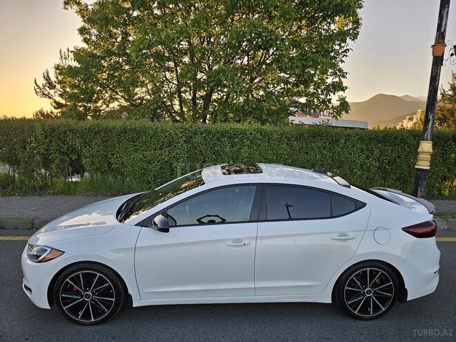 Hyundai Elantra 2018, 172,698 km - 2.0 л - Qəbələ