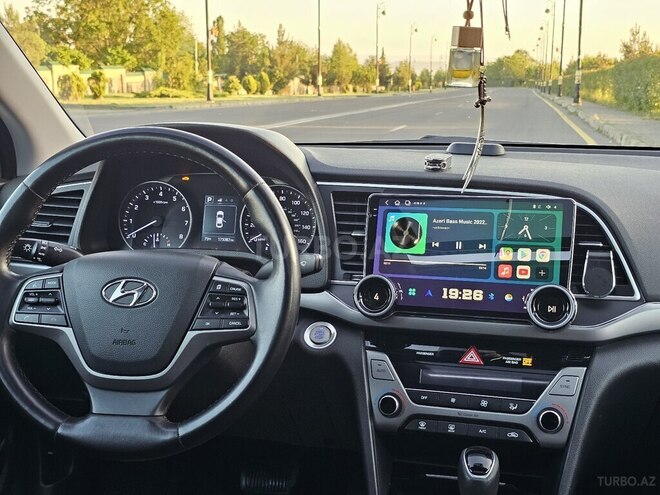 Hyundai Elantra 2018, 172,698 km - 2.0 л - Qəbələ