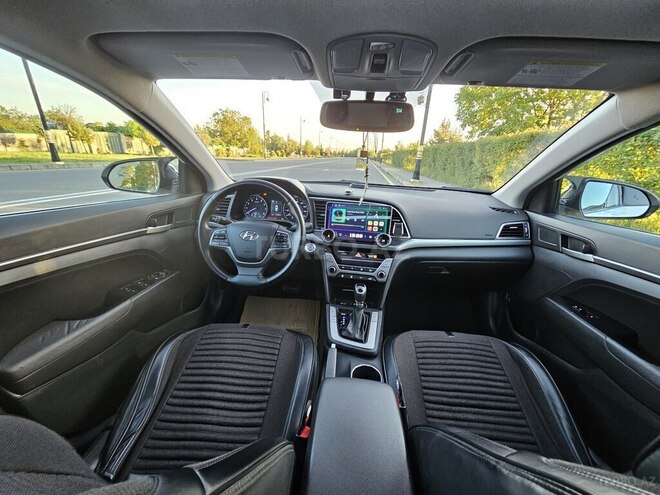 Hyundai Elantra 2018, 172,698 km - 2.0 л - Qəbələ