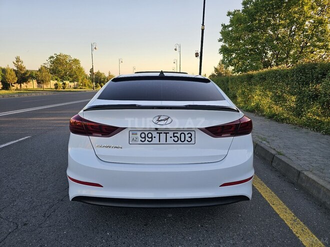 Hyundai Elantra 2018, 172,698 km - 2.0 л - Qəbələ