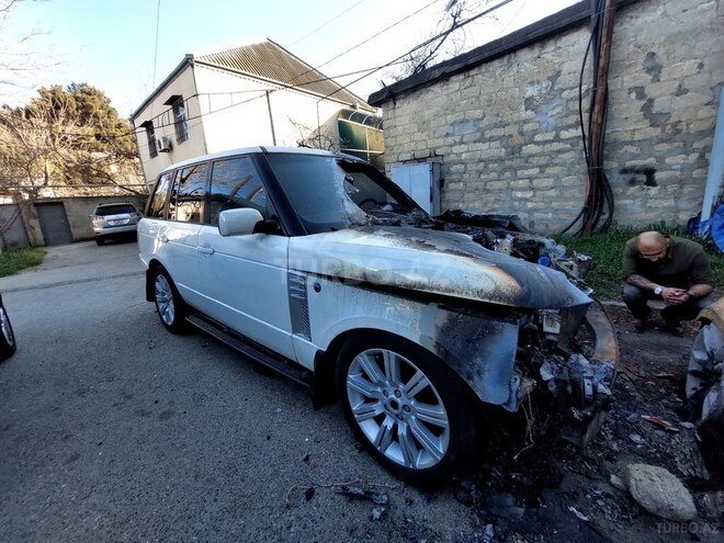 Land Rover RR Evoque 2003, 298,000 km - 4.4 l - Bakı