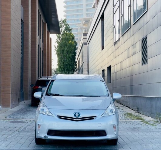 Toyota Prius V 2012, 185,000 km - 1.8 л - Bakı